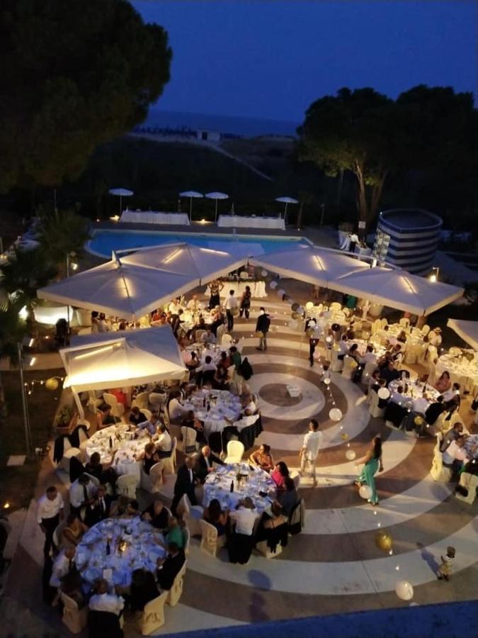 Hotel Perrozzi Vasto Dış mekan fotoğraf