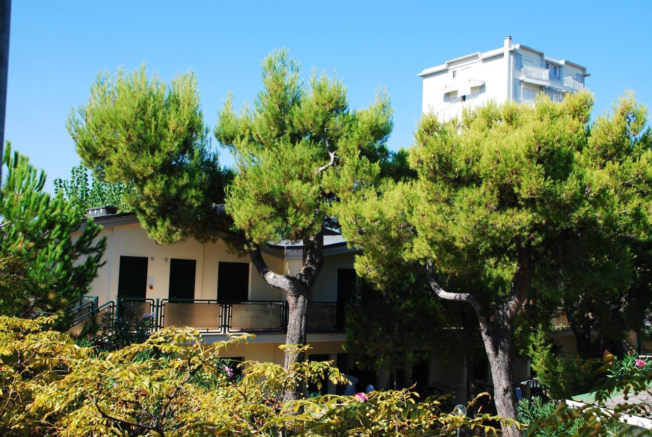 Hotel Perrozzi Vasto Dış mekan fotoğraf
