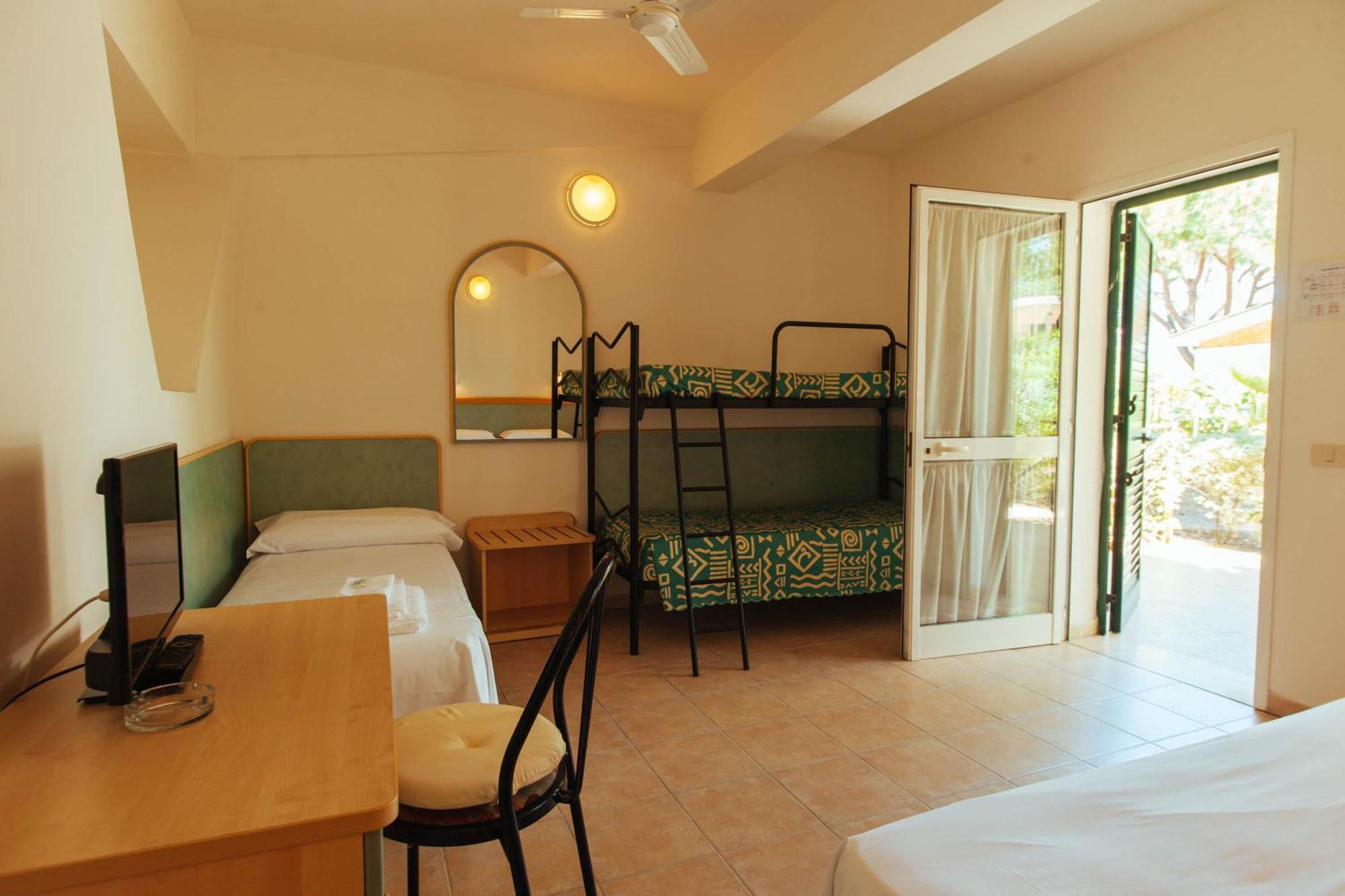 Hotel Perrozzi Vasto Oda fotoğraf